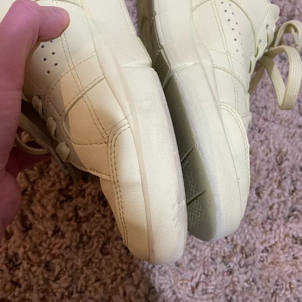 On Running Women's Size 7.5 The Roger Clubhouse Trainers Sneakers Bright Yellow - Picture 9 of 13